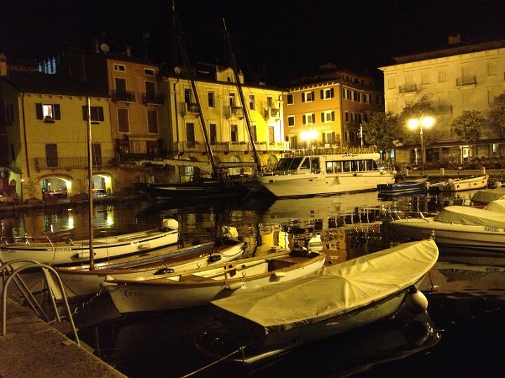 IMG_0466.JPG - im Hafen von Malcesine